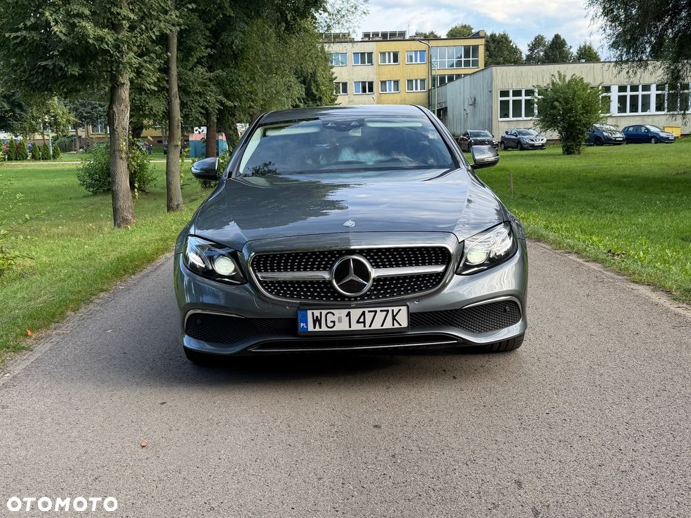 Mercedes-Benz Klasa E 220 d 4-Matic 9G-TRONIC - 13