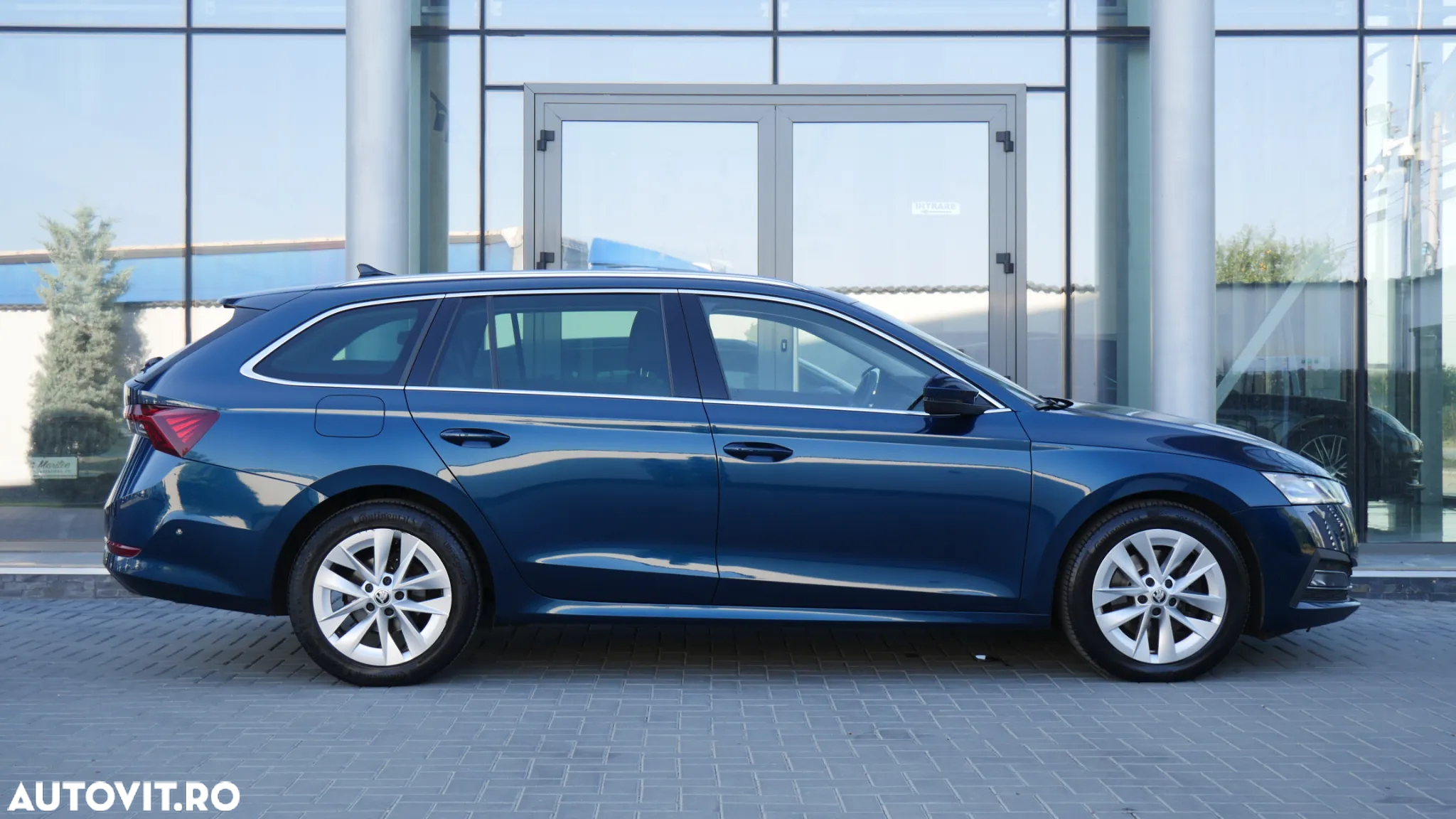 Skoda Octavia Combi 2.0 TDI DSG Style - 9