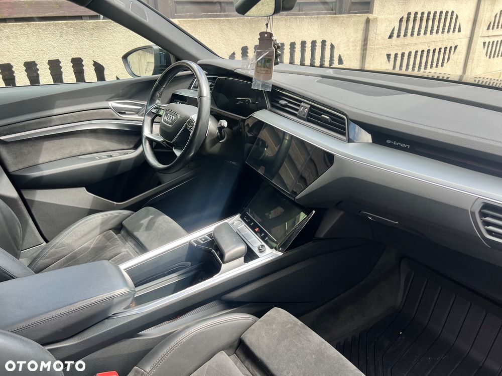 Audi e-tron - 23