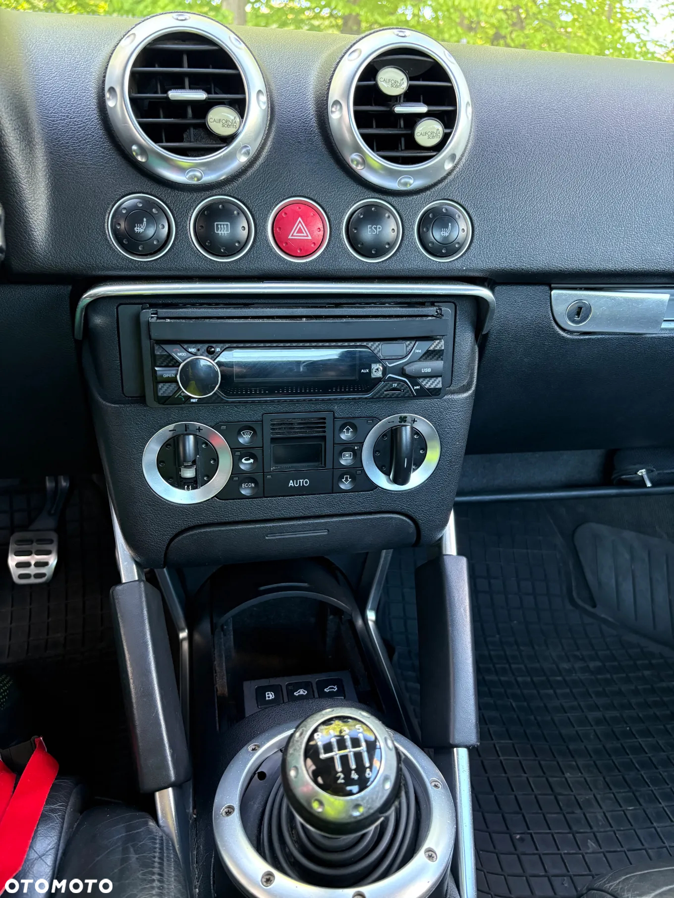 Audi TT Coupe 1.8T Quattro - 10