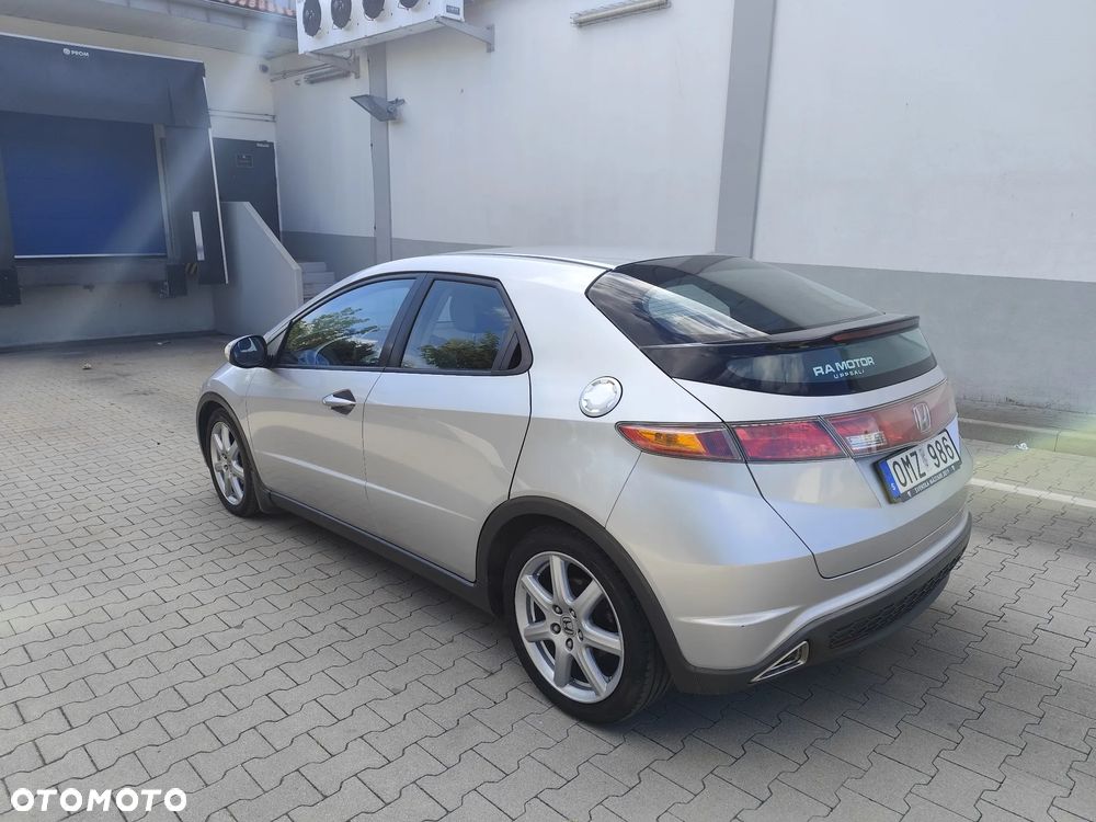 Honda Civic 1.8 Executive - 26