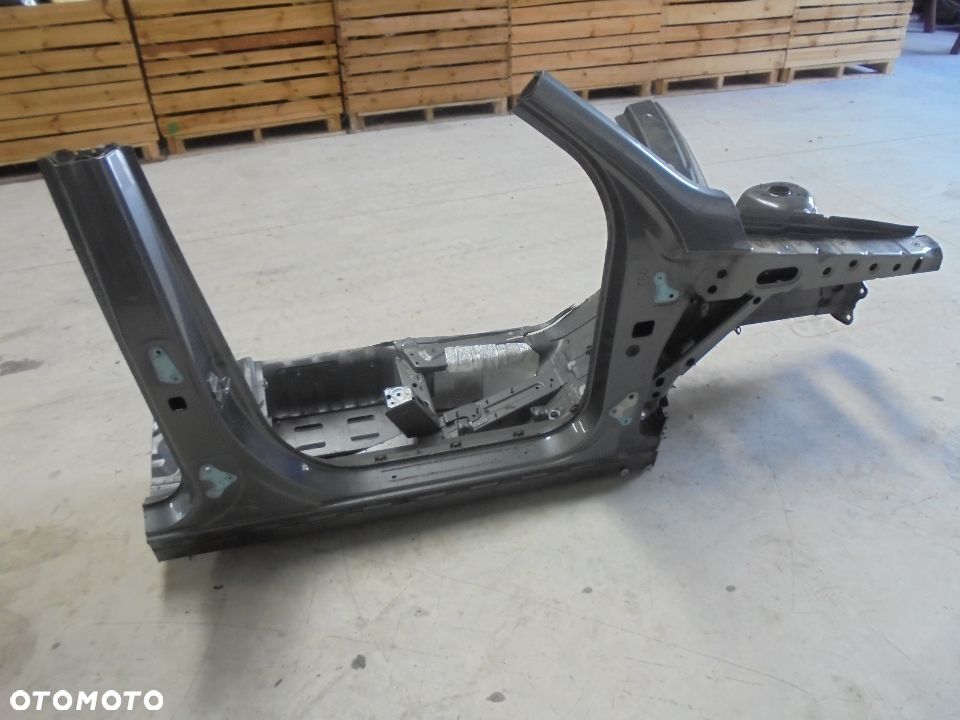 MERCEDES ML GLE W 166 CWIARTKA PODLUZNICA PRAWA - 1