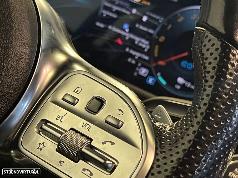 Mercedes-Benz A 250 e 8G-DCT AMG Line - 24