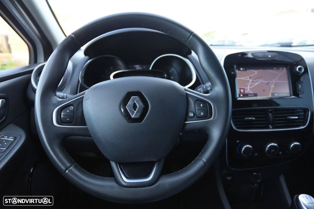 Renault Clio Sport Tourer - 11