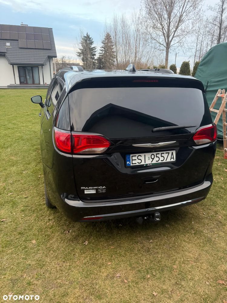 Chrysler Pacifica - 12