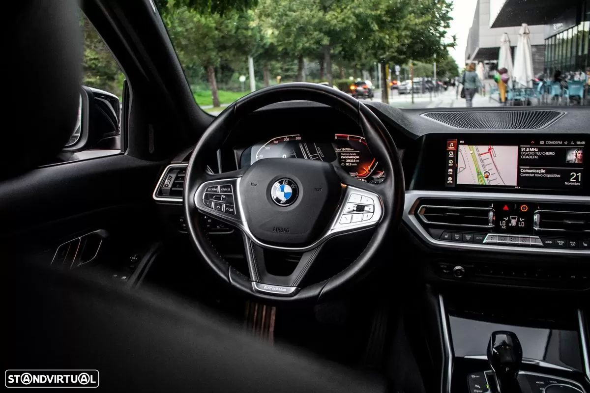 BMW 320 d Touring Line Luxury Auto - 40