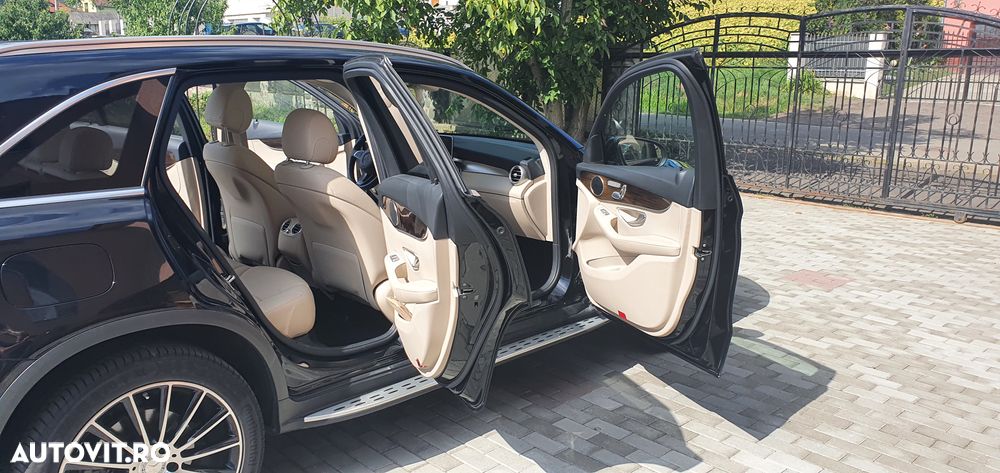 Mercedes-Benz GLC 300 4MATIC 9G-TRONIC AMG Line - 2