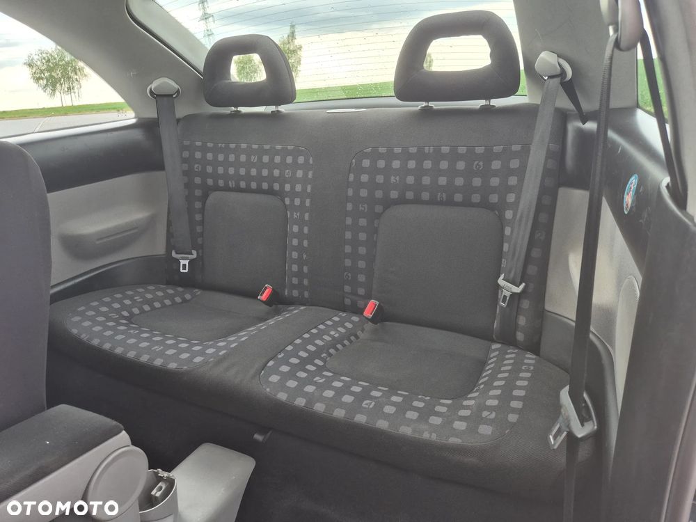 Volkswagen New Beetle 2.0 - 7