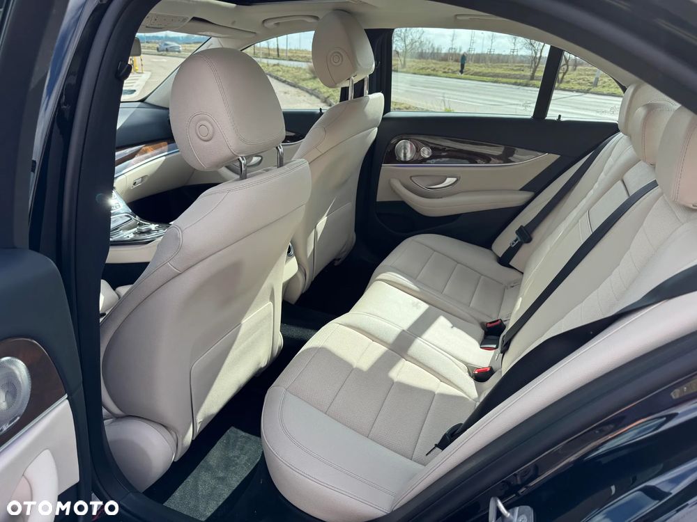 Mercedes-Benz Klasa E 200 9G-TRONIC - 9
