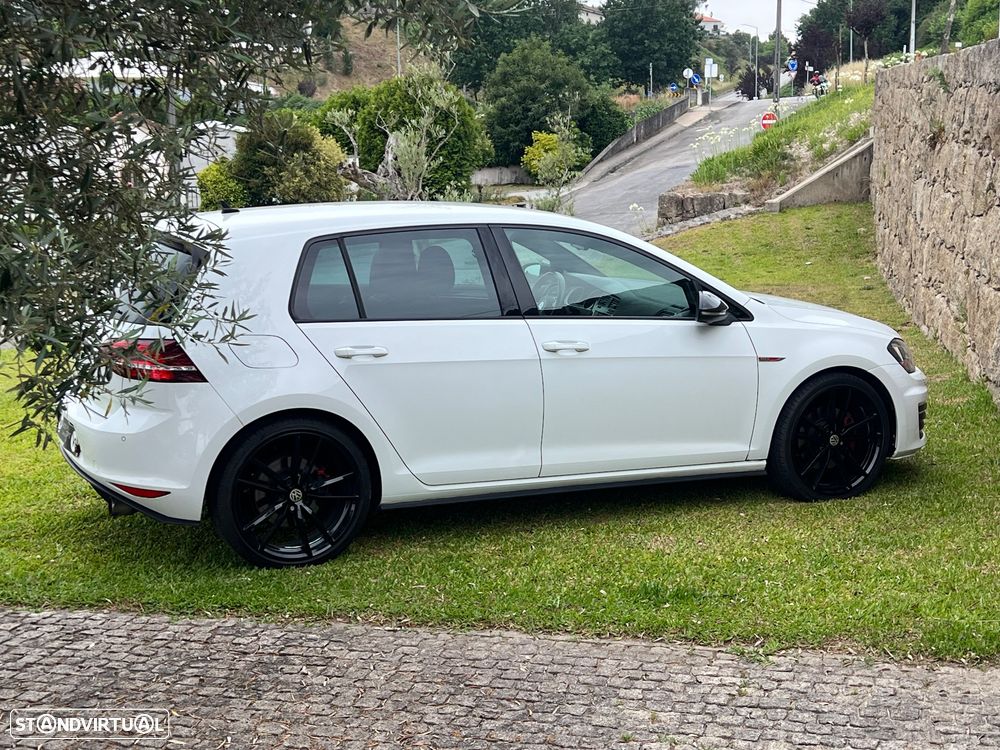 VW Golf 2.0 GTI DSG - 3