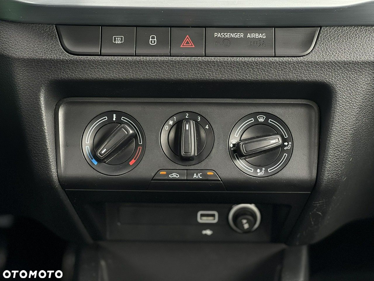 Skoda Fabia 1.0 Ambition - 19