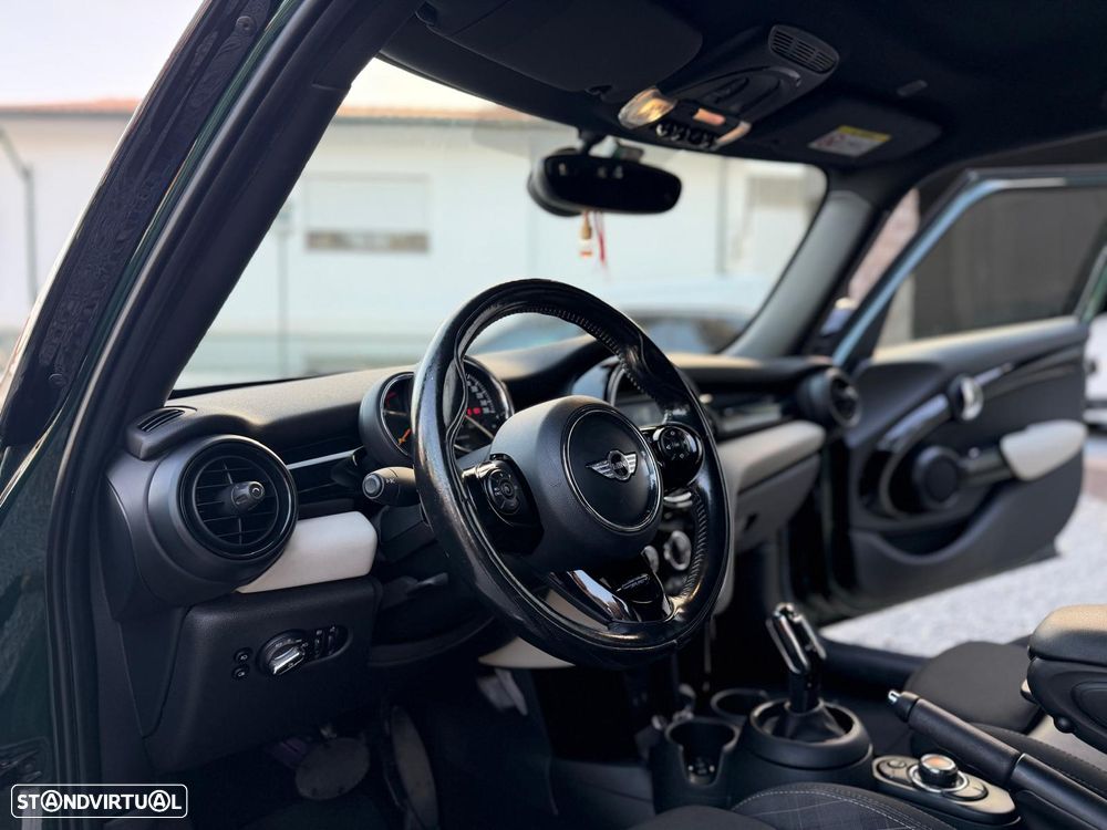 MINI 5 Portas Cooper D 4Business Auto - 11