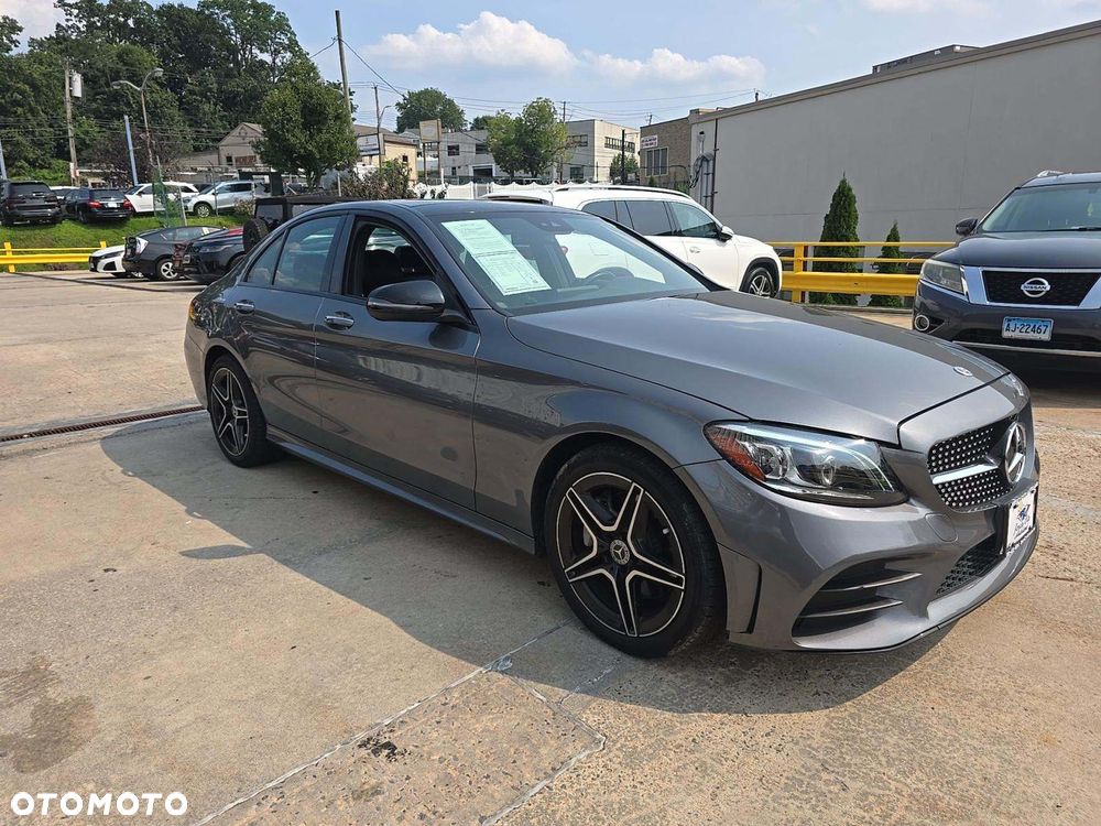 Mercedes-Benz Klasa C 300 4Matic 9G-TRONIC AMG Line - 2