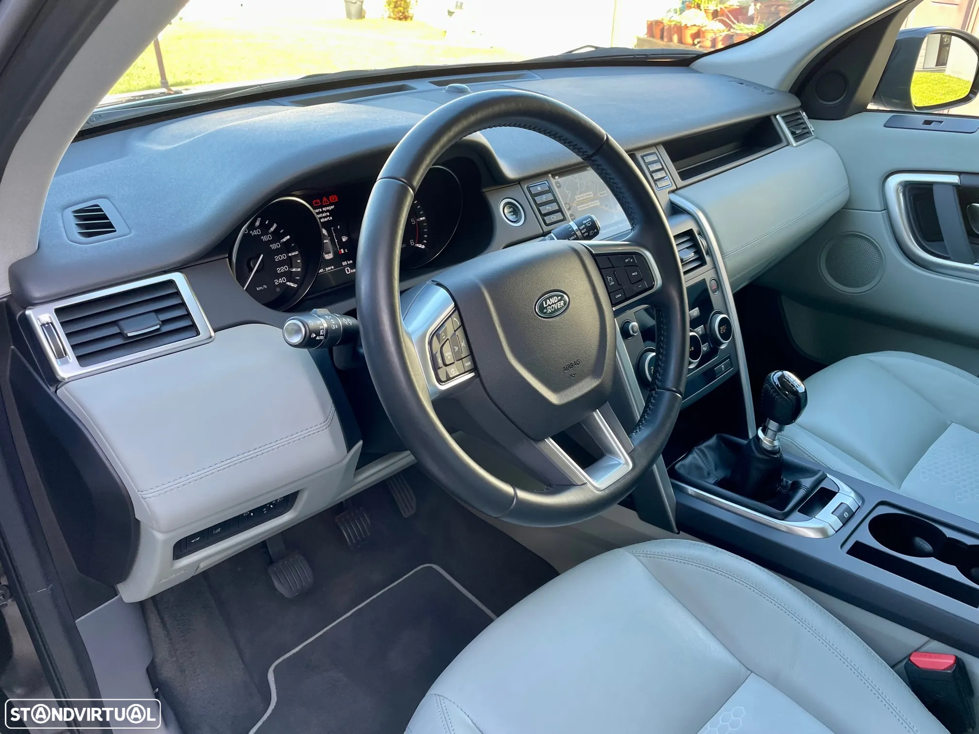 Land Rover Discovery Sport 2.0 TD4 SE - 24