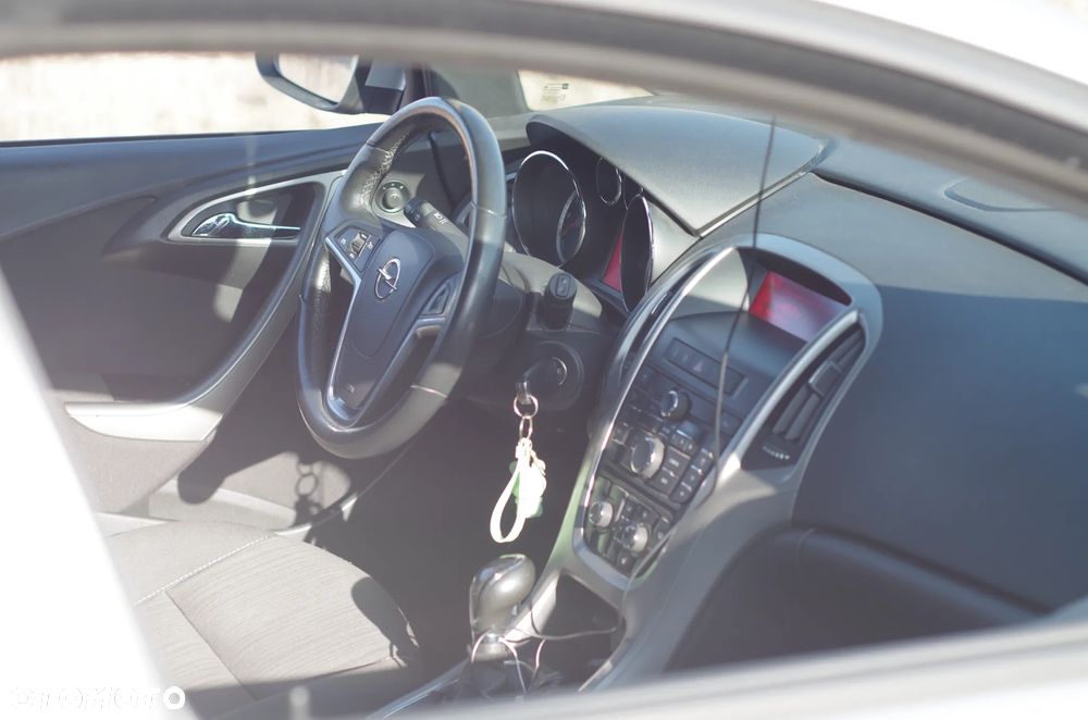 Opel Astra 1.4 T Enjoy - 8