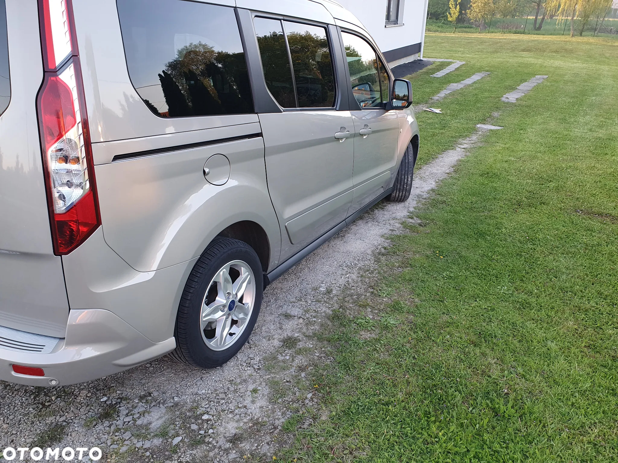 Ford Tourneo Connect Grand 1.5 EcoBlue Start/Stop Titanium - 4