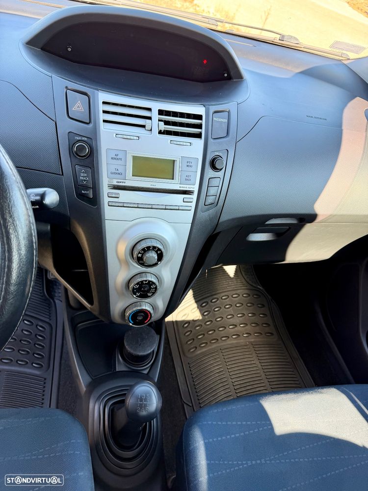 Toyota Yaris 1.4 D-4D Sol AC+VSC - 14