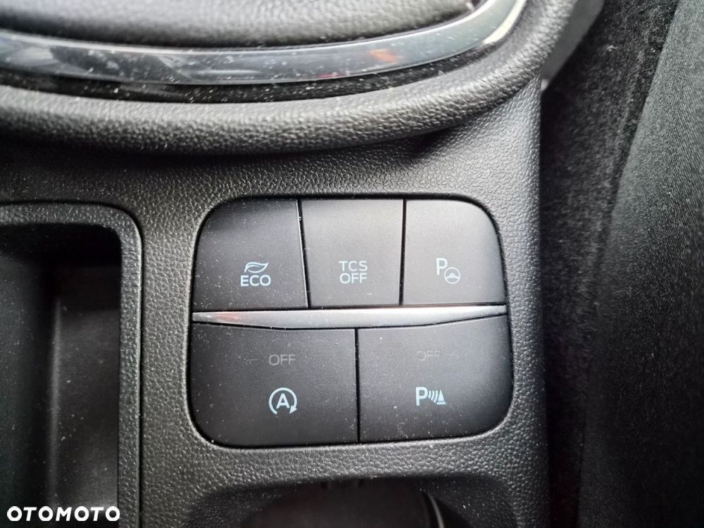 Ford Fiesta 1.0 EcoBoost S&S TITANIUM - 17
