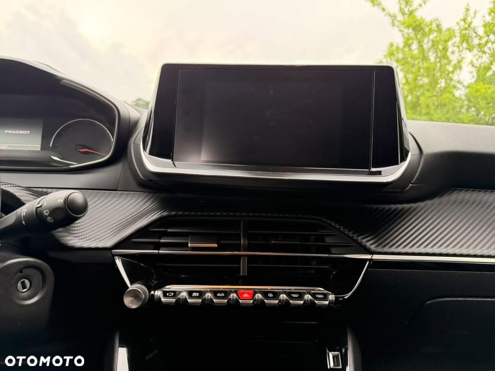 Peugeot 208 - 15