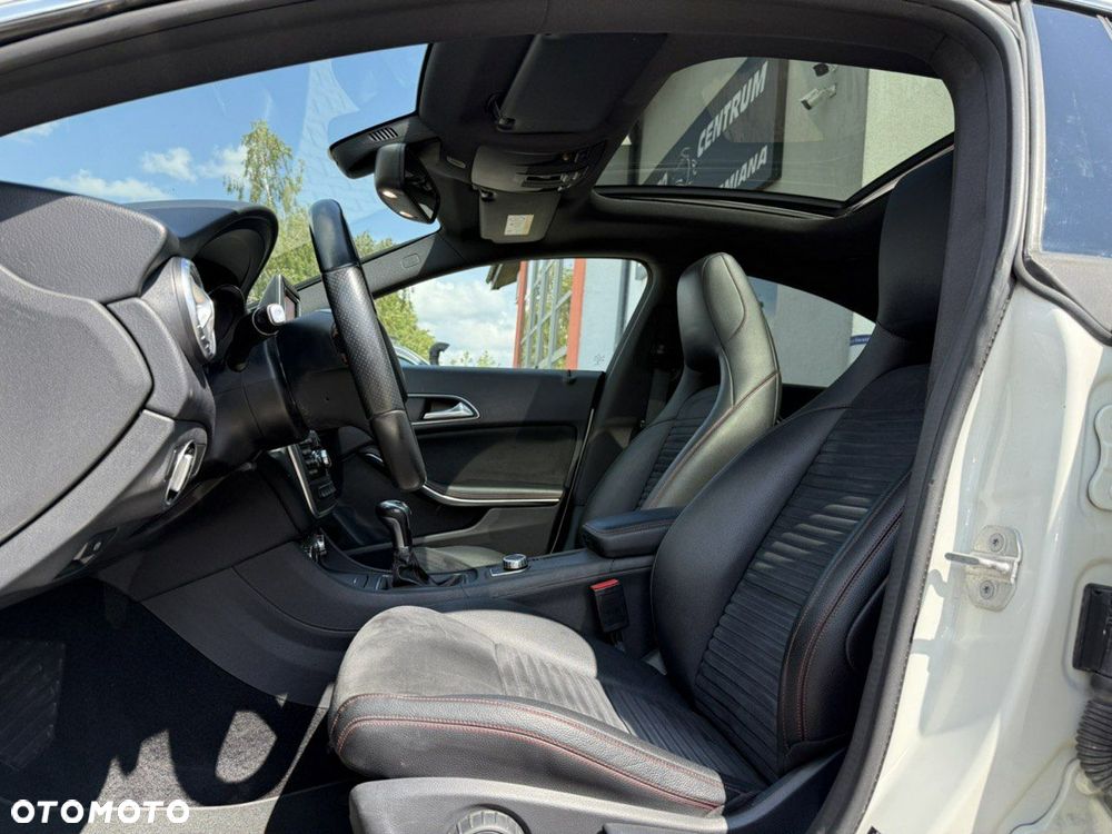Mercedes-Benz CLA 180 AMG Line - 19
