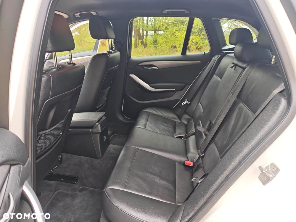 BMW X1 xDrive18d xLine - 25
