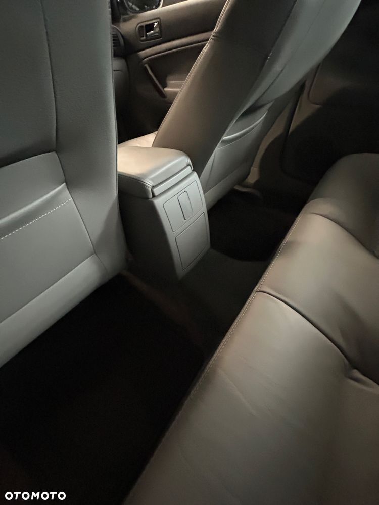 Volkswagen Passat - 12