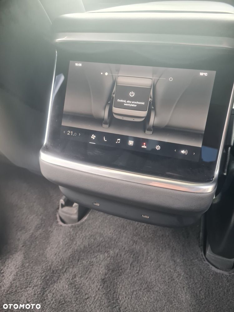 Tesla Model S - 8