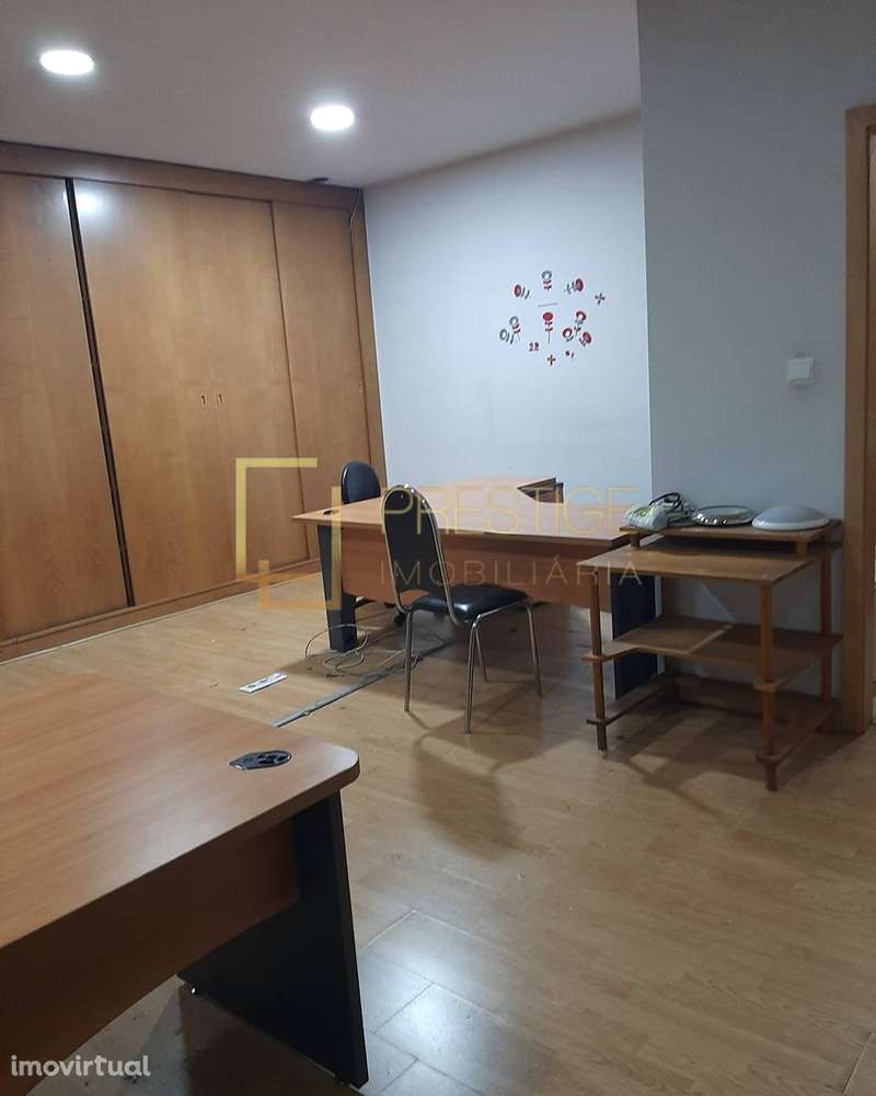 loja no centro de Penafiel para Arrendar - Grande imagem: 2/9