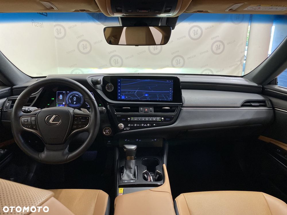 Lexus ES 300h F Sport Design - 11