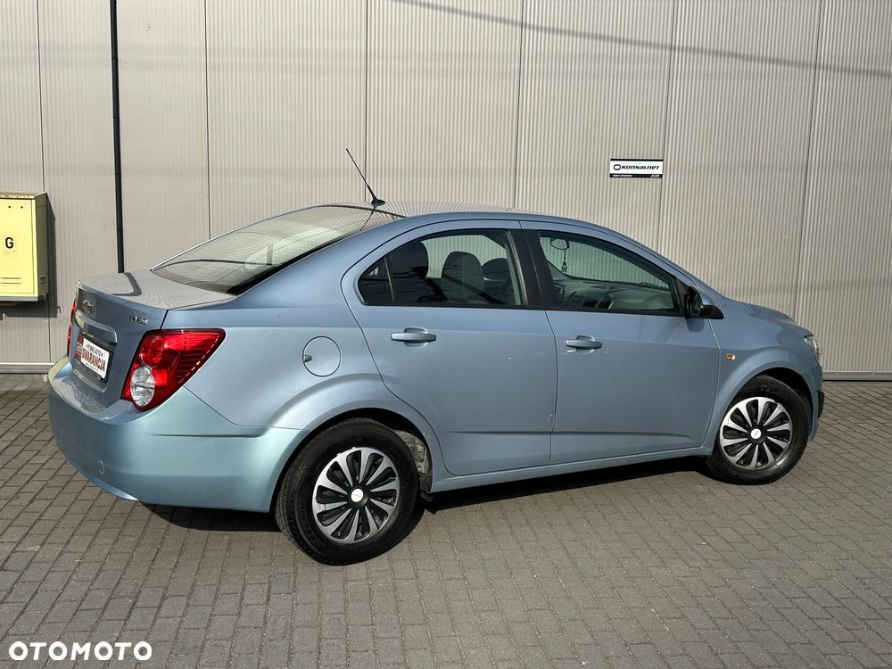 Chevrolet Aveo 1.2 LT - 13