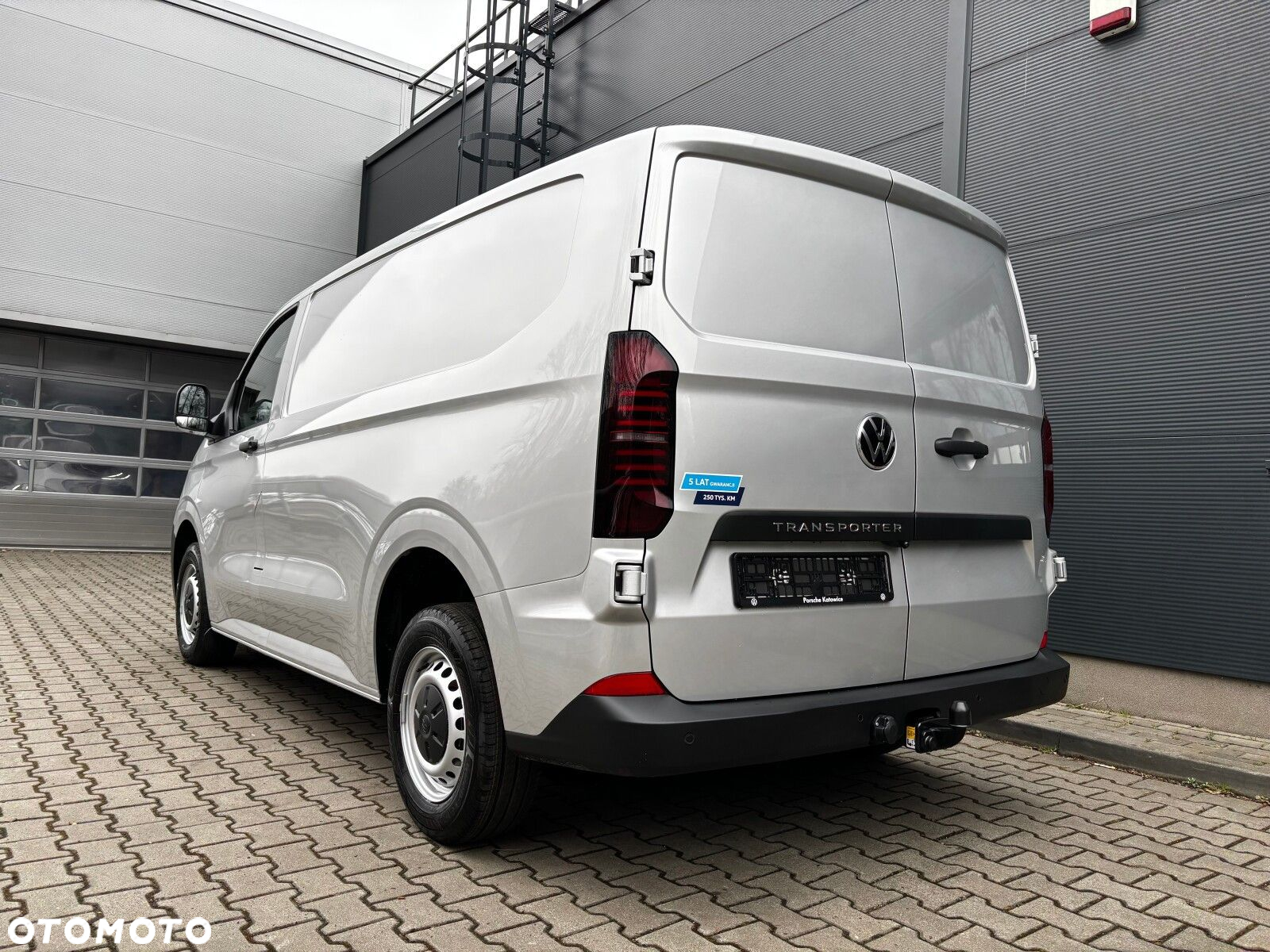Volkswagen Transporter 2.0 TDI 150KM 6-bm L1 - 21