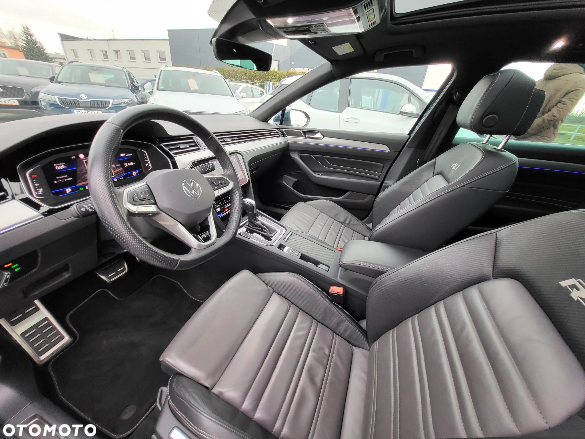 Volkswagen Passat Variant 2.0 TDI SCR DSG 4Motion Business - 10
