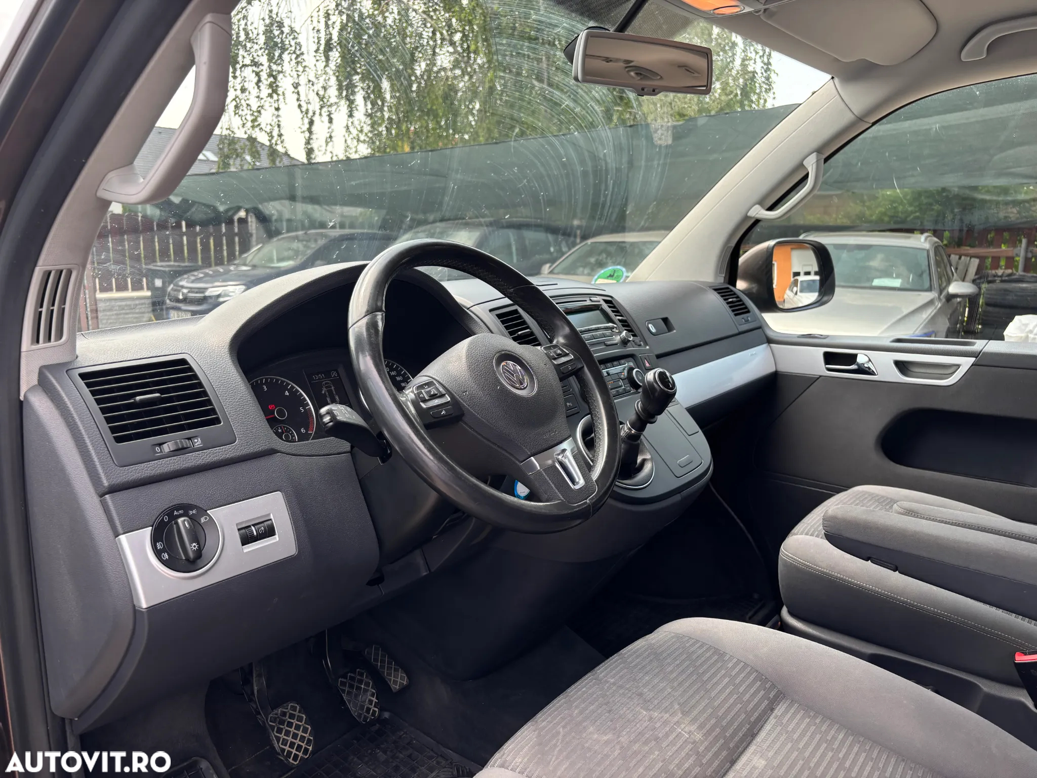 Volkswagen Multivan - 19