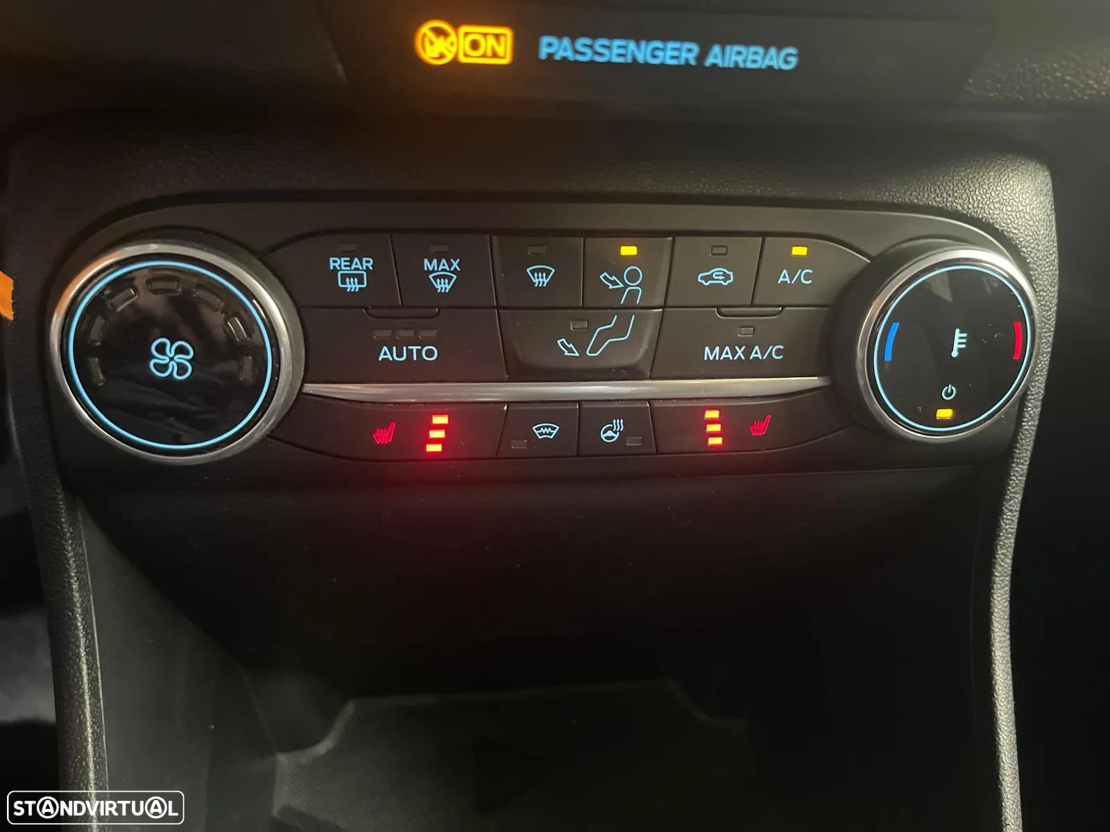 Ford Fiesta 1.0 EcoBoost S&S TITANIUM - 38