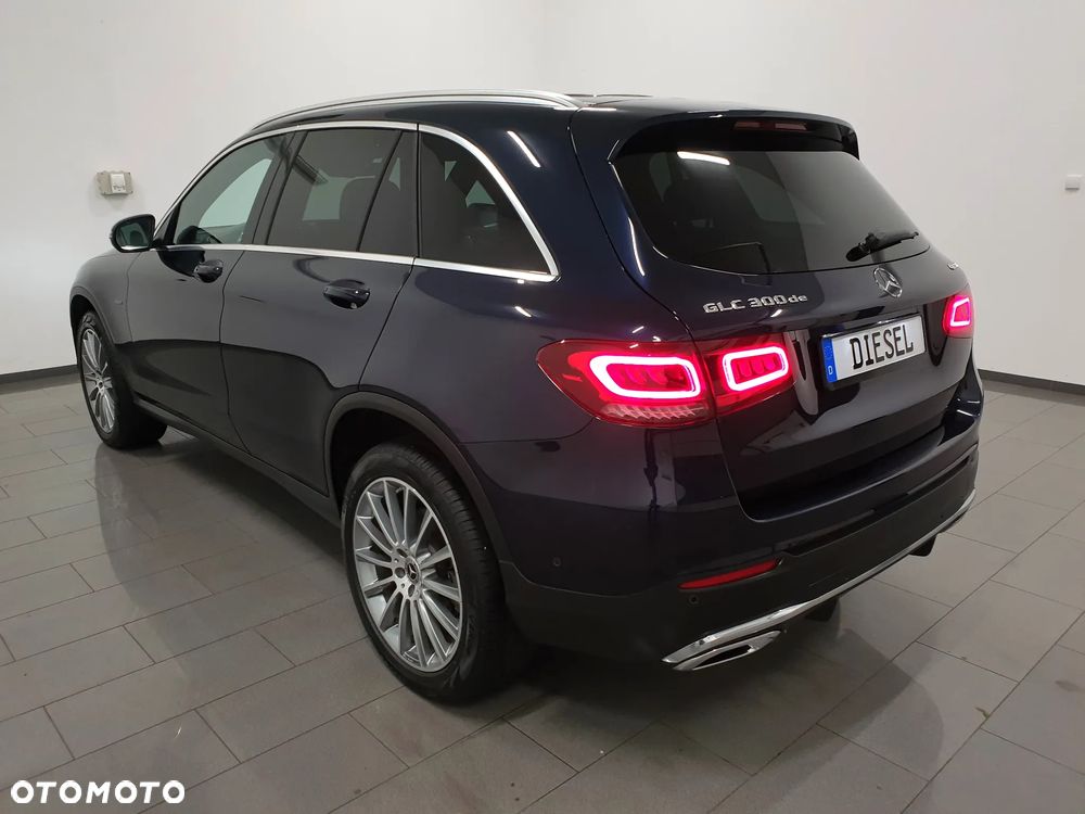 Mercedes-Benz GLC 300 de 4Matic 9G-TRONIC AMG Line Plus - 4