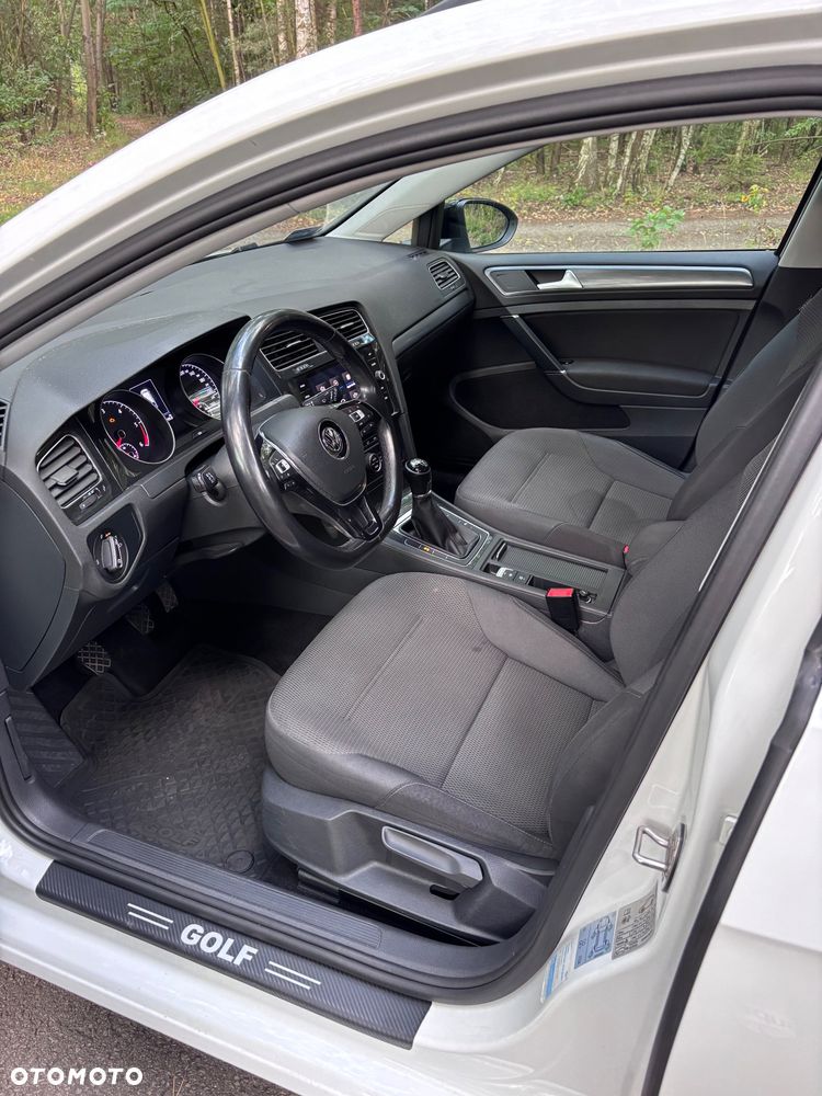 Volkswagen Golf 1.6 TDI BMT Comfortline - 18