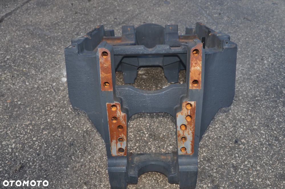 WSPORNIK RAMA DEUTZ FAHR 8280 TTV - 2