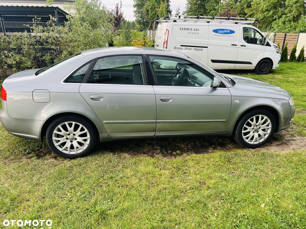 Audi A4 Limousine - 6
