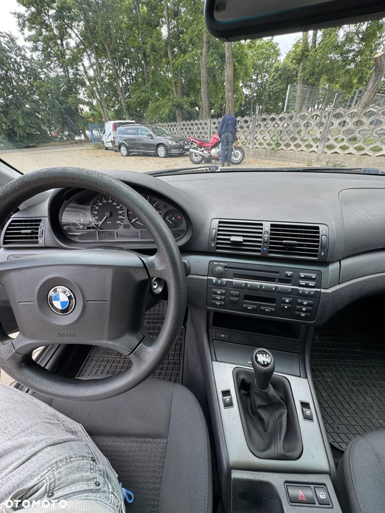 BMW Seria 3 316i - 12