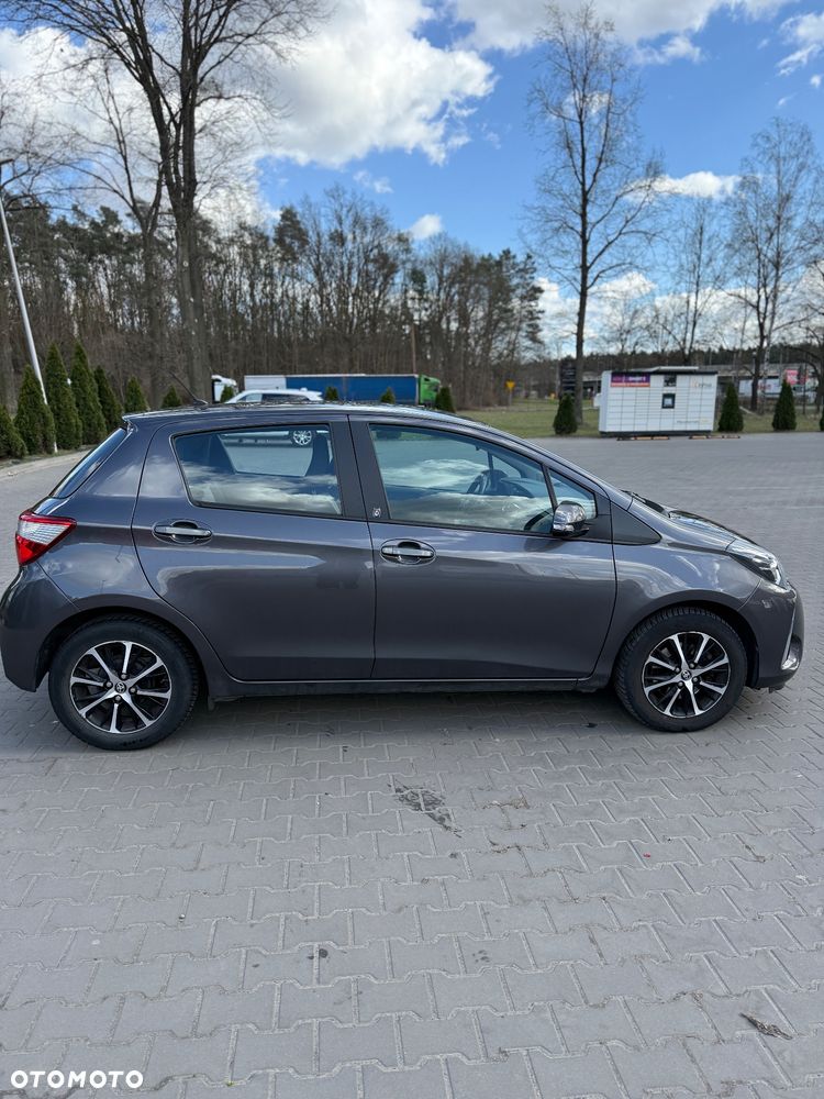 Toyota Yaris 1.5 Premium - 3