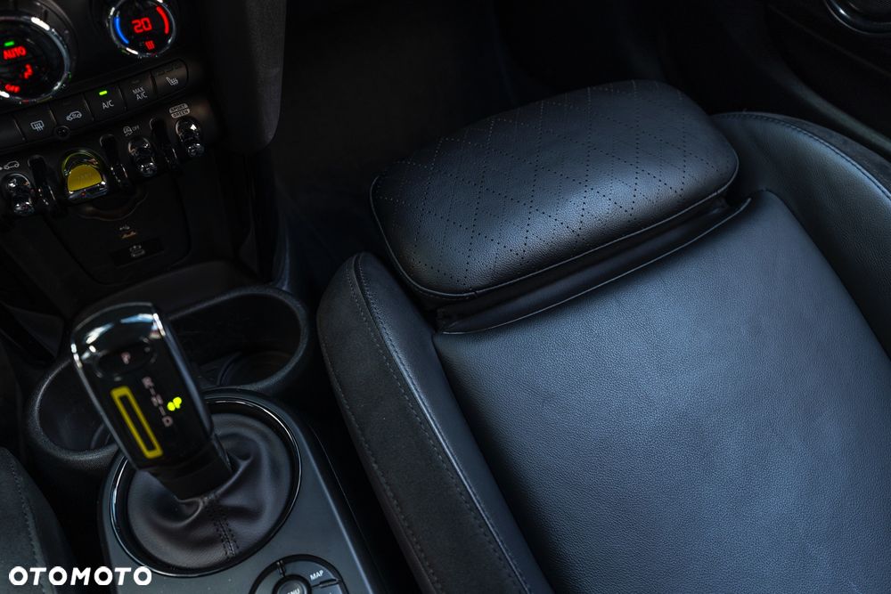 MINI Cooper SE Essential Trim - 21