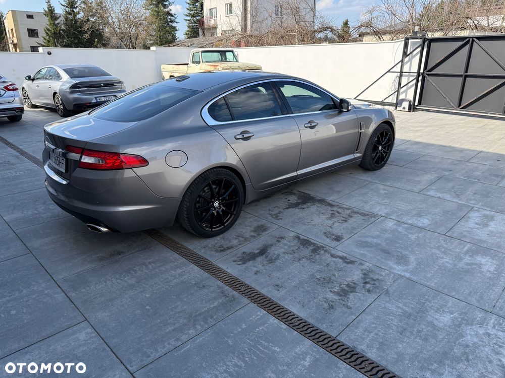 Jaguar XF 3.0 V6 Luxury - 4