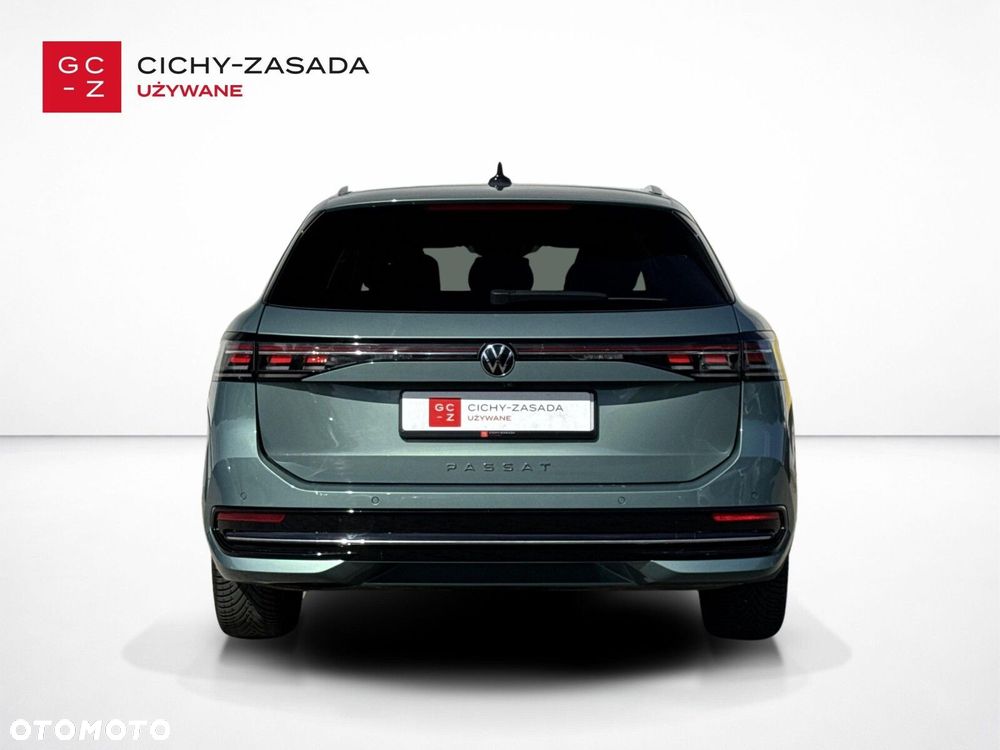 Volkswagen Passat Variant 2.0 TDI EVO Elegance DSG - 4