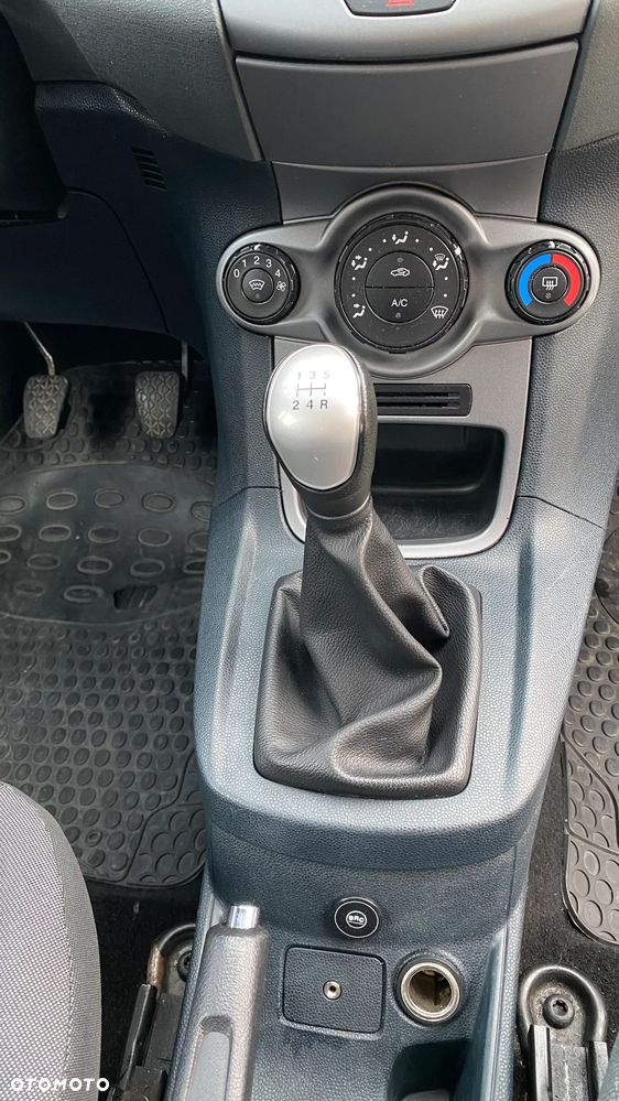Ford Fiesta - 26