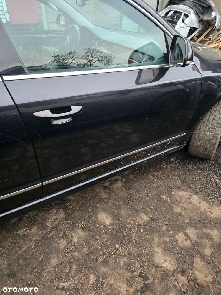 Drzwi prawy przód skoda superb II w kolorze 9910 - 2