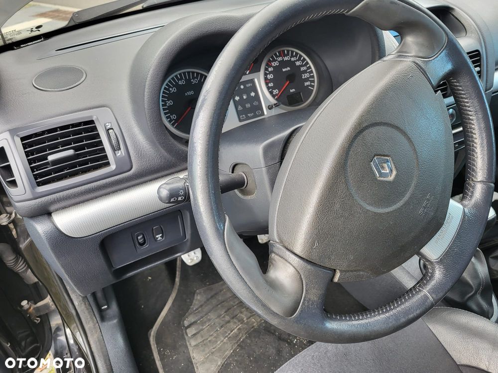 Renault Clio 2.0 16V Sport - 17