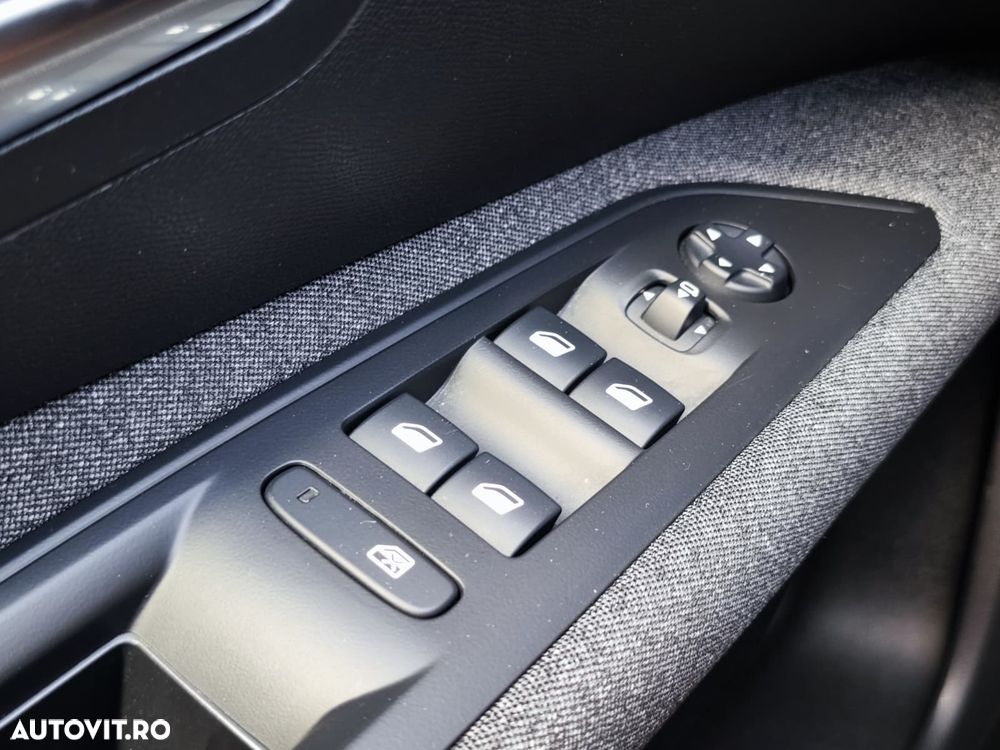 Peugeot 3008 1.2 PureTech Turbo S&S EAT8 Active - 24
