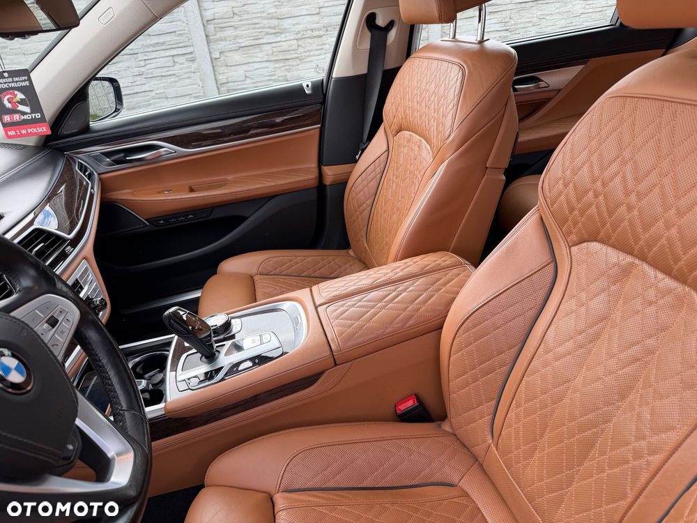 BMW Seria 7 750Li xDrive - 16