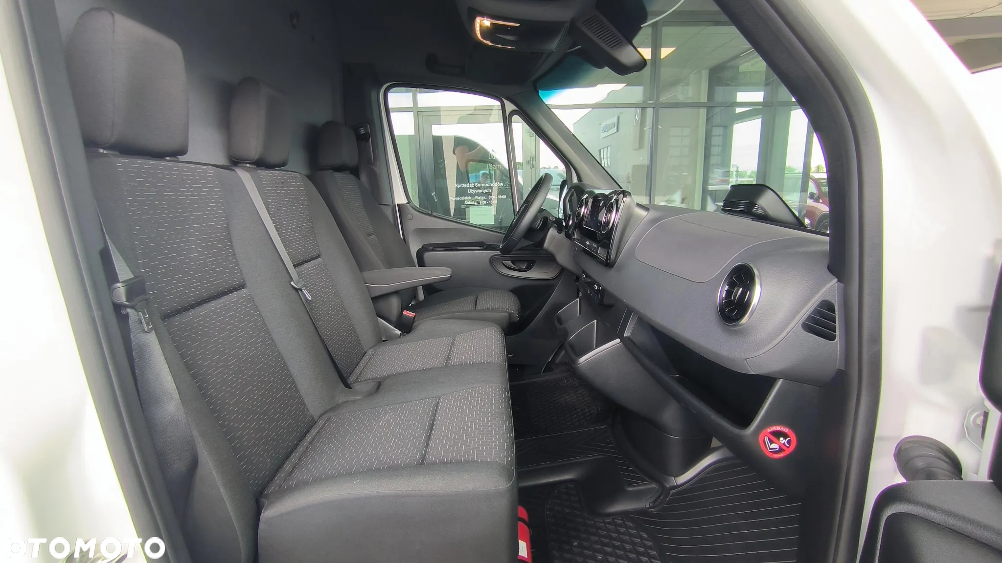 Mercedes-Benz Sprinter - 10