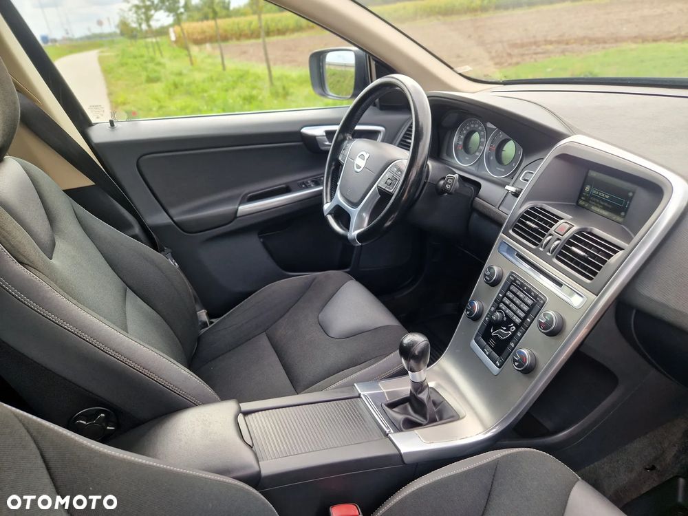 Volvo XC 60 DRIVe Momentum - 17